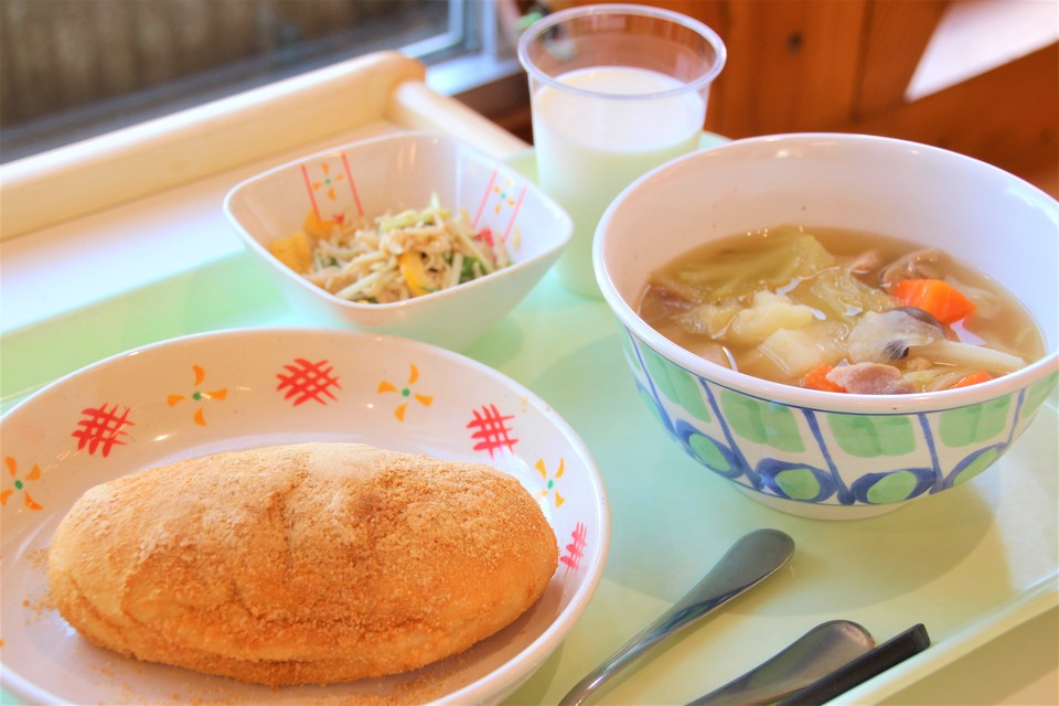 時代を超えた人気メニュー、揚げパン(洋食ではないですが)