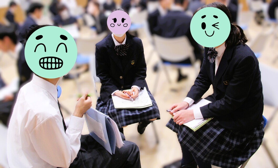 毎年、入学後に行っている顔合わせ会の写真です。